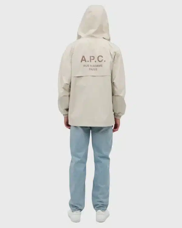 détail capuche veste A.P.C. blanche